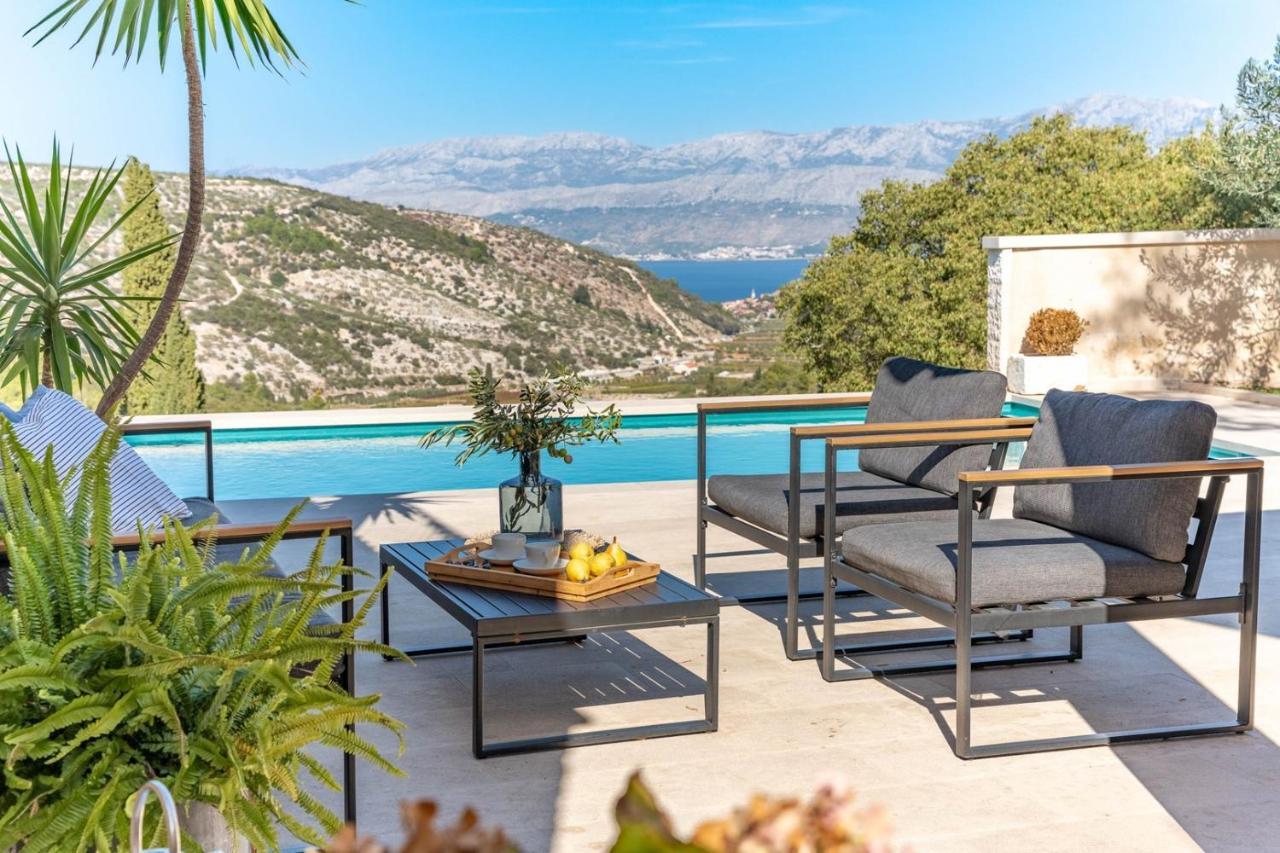 New Villa Ani! Traditional And Luxurious 4-Bedroom Villa With Heated Pool And Sea Views Postira Exteriör bild