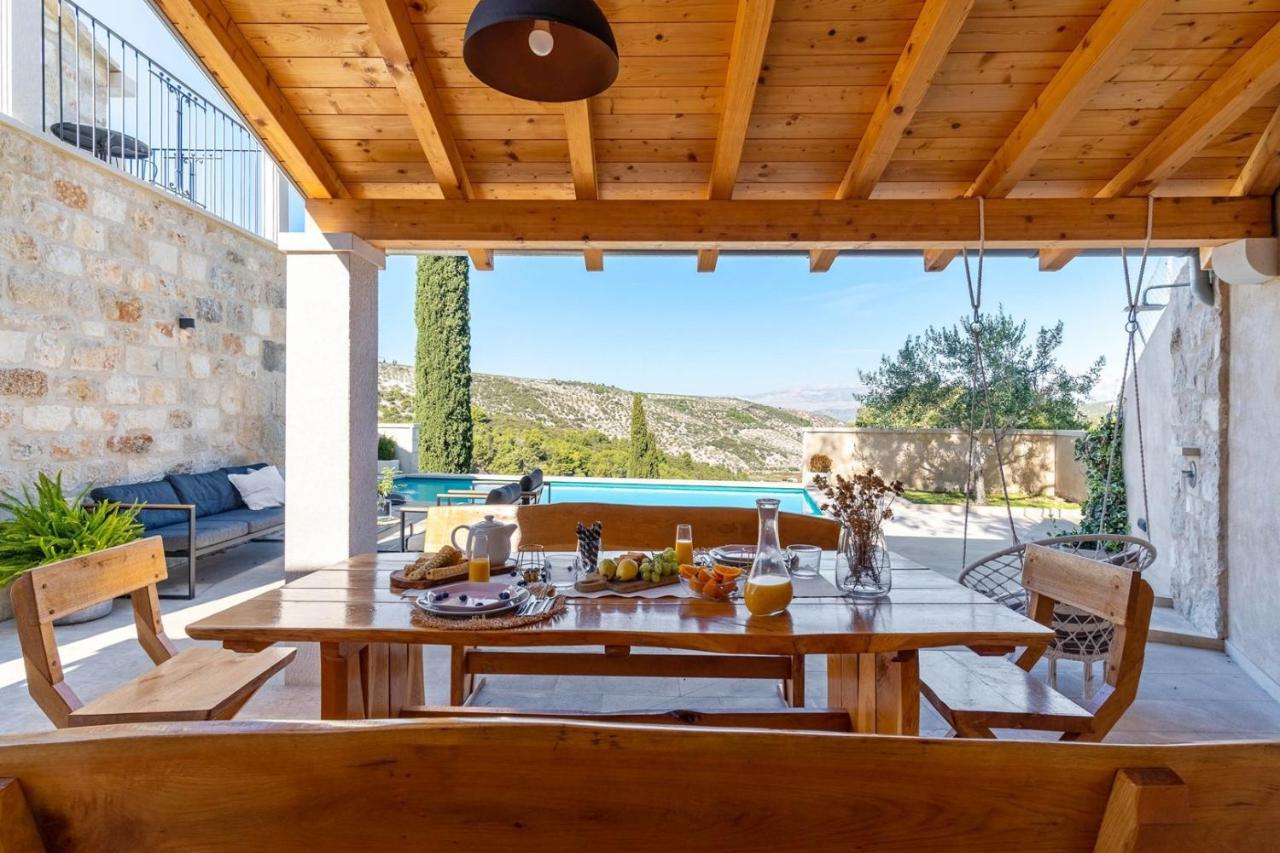 New Villa Ani! Traditional And Luxurious 4-Bedroom Villa With Heated Pool And Sea Views Postira Exteriör bild