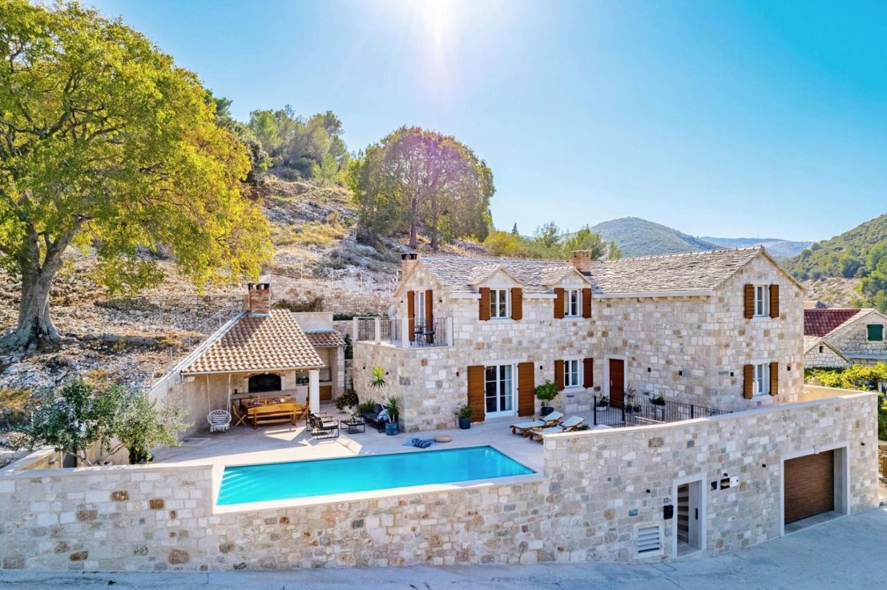 New Villa Ani! Traditional And Luxurious 4-Bedroom Villa With Heated Pool And Sea Views Postira Exteriör bild