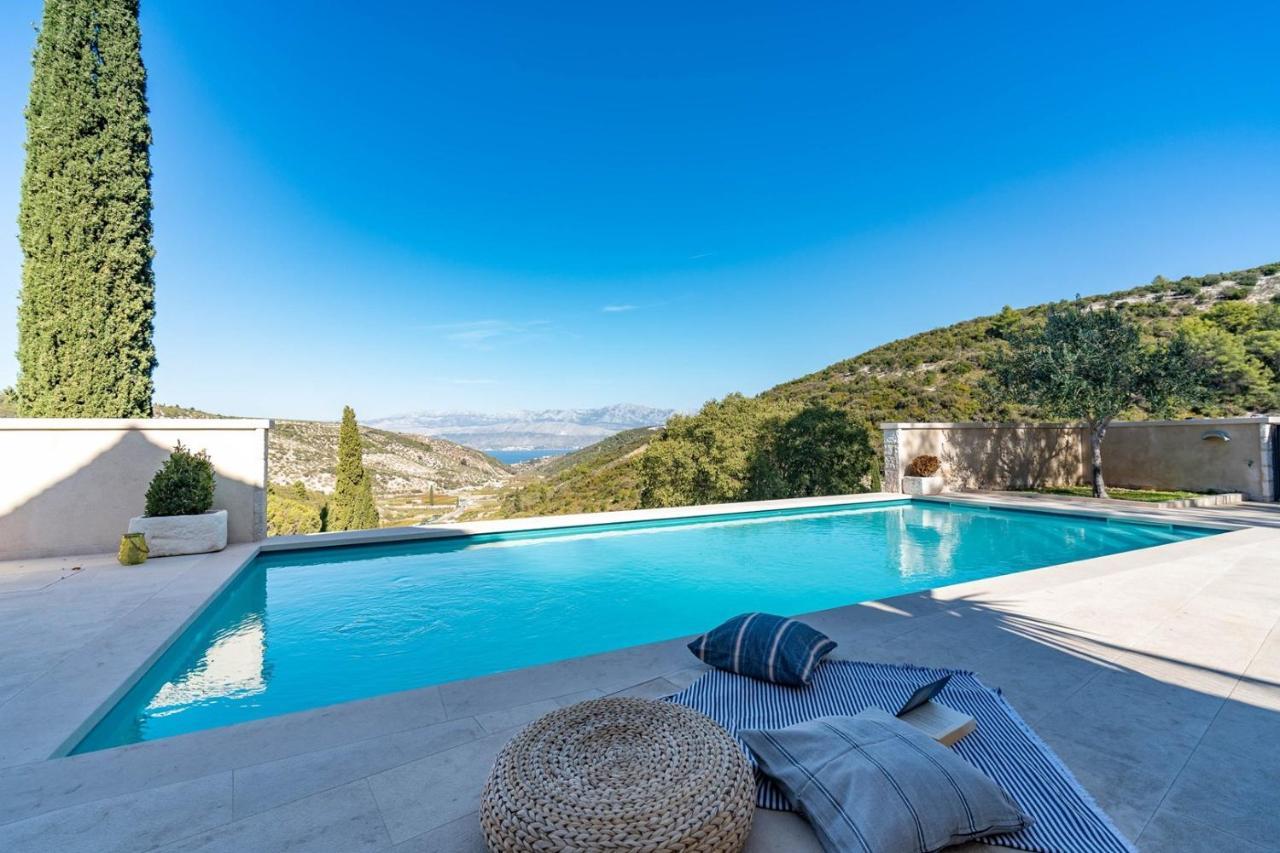 New Villa Ani! Traditional And Luxurious 4-Bedroom Villa With Heated Pool And Sea Views Postira Exteriör bild