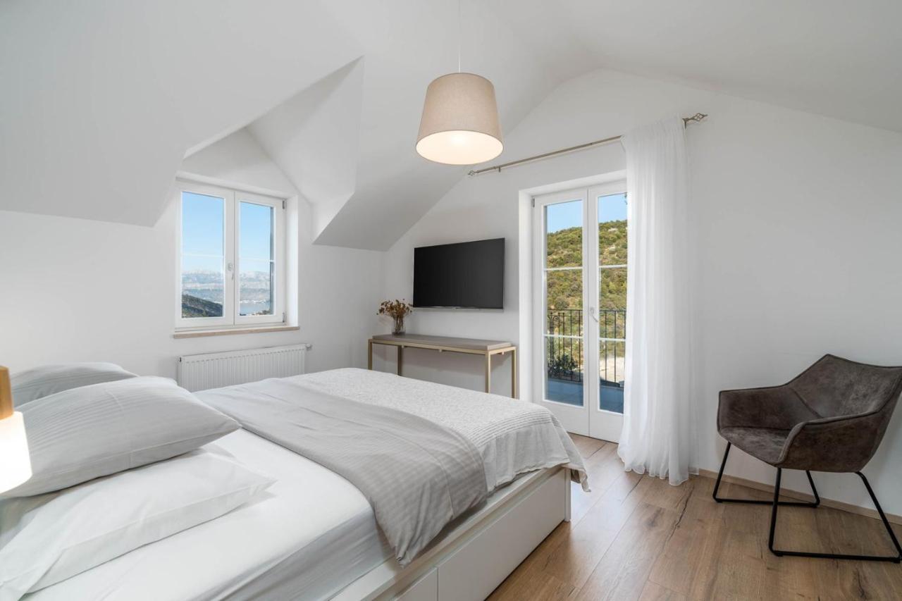 New Villa Ani! Traditional And Luxurious 4-Bedroom Villa With Heated Pool And Sea Views Postira Exteriör bild