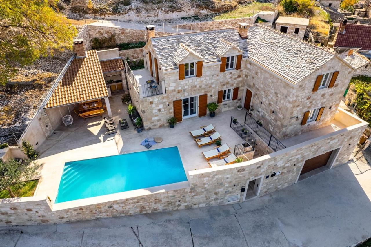 New Villa Ani! Traditional And Luxurious 4-Bedroom Villa With Heated Pool And Sea Views Postira Exteriör bild
