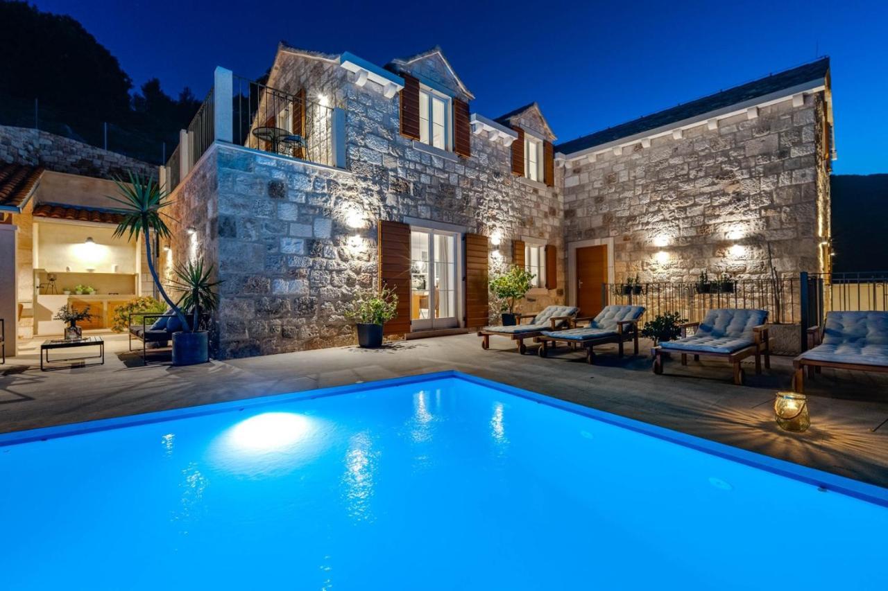 New Villa Ani! Traditional And Luxurious 4-Bedroom Villa With Heated Pool And Sea Views Postira Exteriör bild