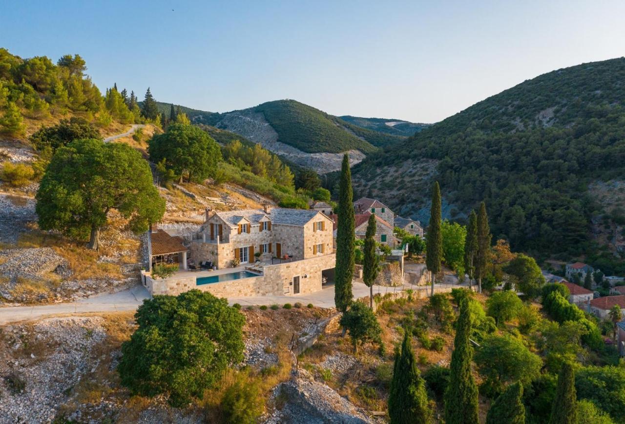 New Villa Ani! Traditional And Luxurious 4-Bedroom Villa With Heated Pool And Sea Views Postira Exteriör bild