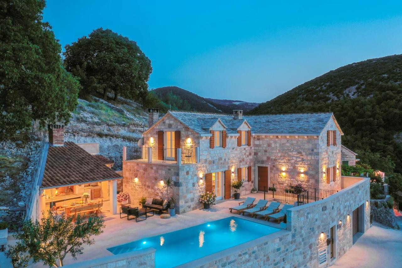 New Villa Ani! Traditional And Luxurious 4-Bedroom Villa With Heated Pool And Sea Views Postira Exteriör bild