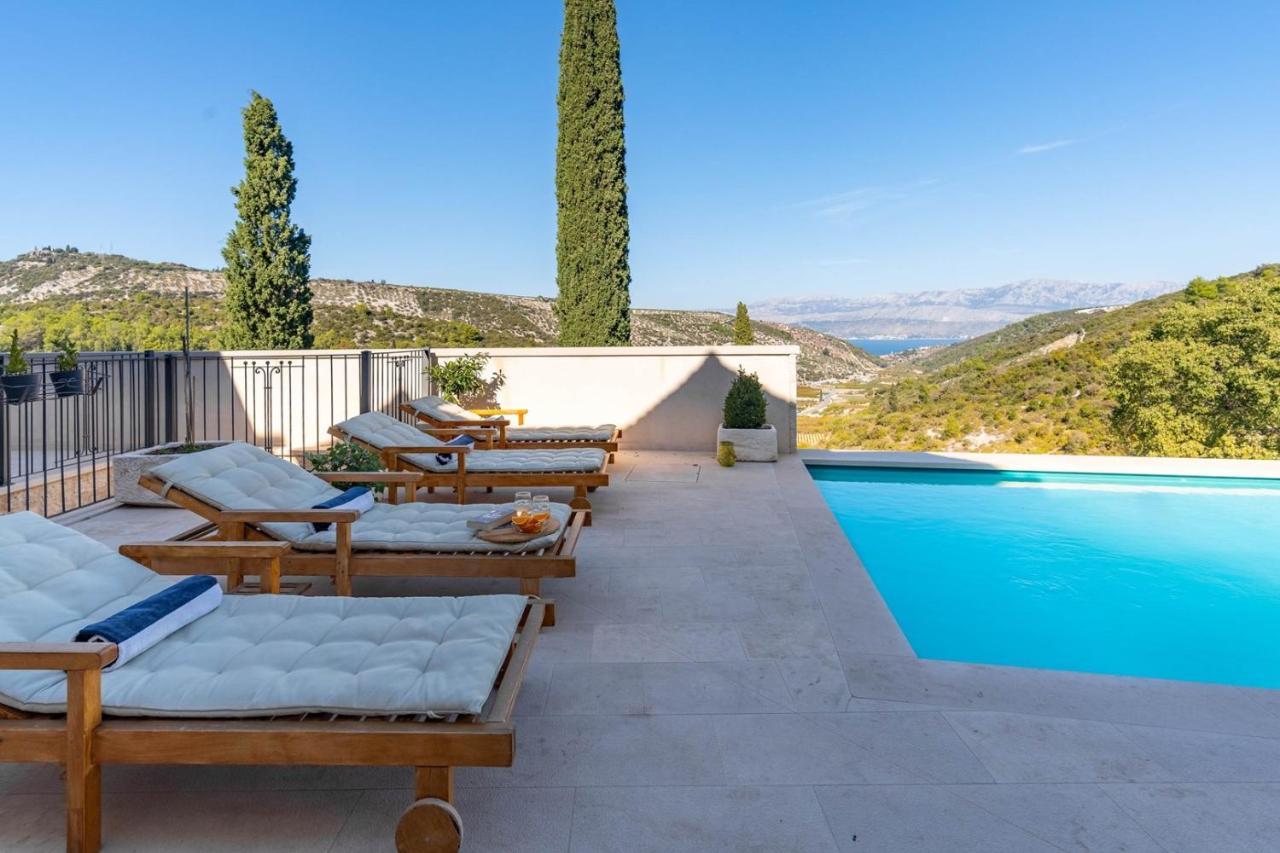 New Villa Ani! Traditional And Luxurious 4-Bedroom Villa With Heated Pool And Sea Views Postira Exteriör bild