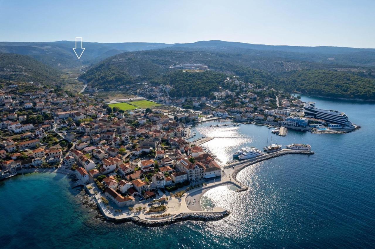 New Villa Ani! Traditional And Luxurious 4-Bedroom Villa With Heated Pool And Sea Views Postira Exteriör bild